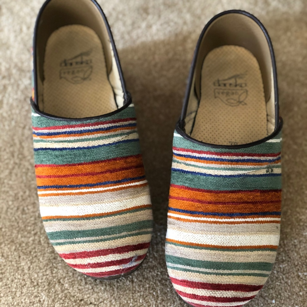 Dansko clogs/comfy shoes